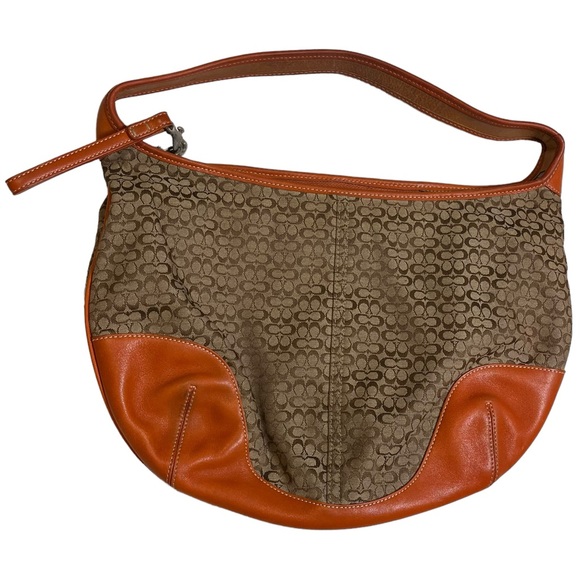 Coach Handbags - Coach Hobo sachet preowned good condition